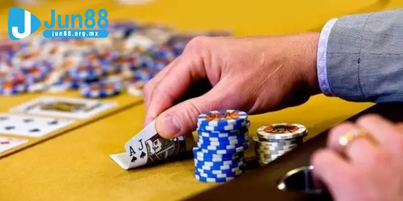 Cách Chơi Xì Tố Chi Tiết Và Các Chiến Thuật Bất Bại Từ Cao Thủ 2 Khám phá về các lựa chọn trong game bài Xì tố